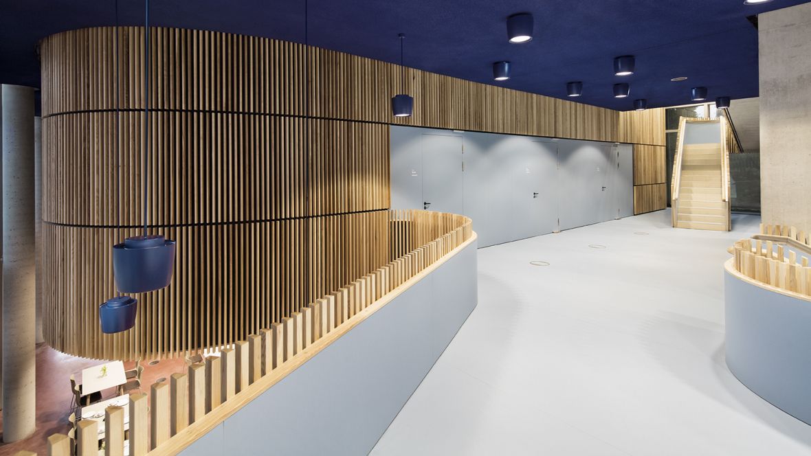 Botschaft für Kinder SOS Berlin | Fotograf_Werner-Huthmacher_3360 | Flooring for kinder, primary and secondary schools